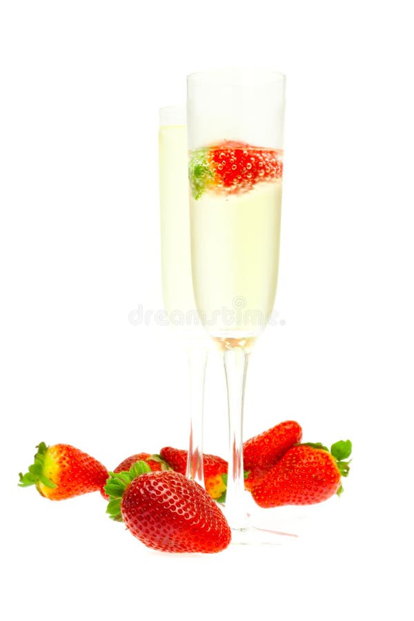 Vidrio de vino de champán y de fresas imagen de archivo libre de regalías Vidrio de vino de champán y de fresas imagen de archivo libre de regalías