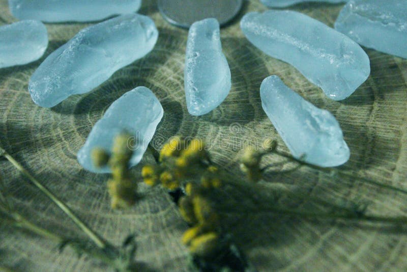 Vidro azul do mar imagens de stock royalty free