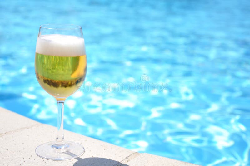 Featured image of post Foto De Copo De Cerveja Na Piscina Selecione o departamento que deseja pesquisar no