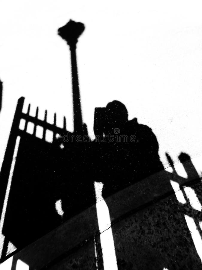 Vidro selfie de fundo e lâmpada de rua fotografia de stock