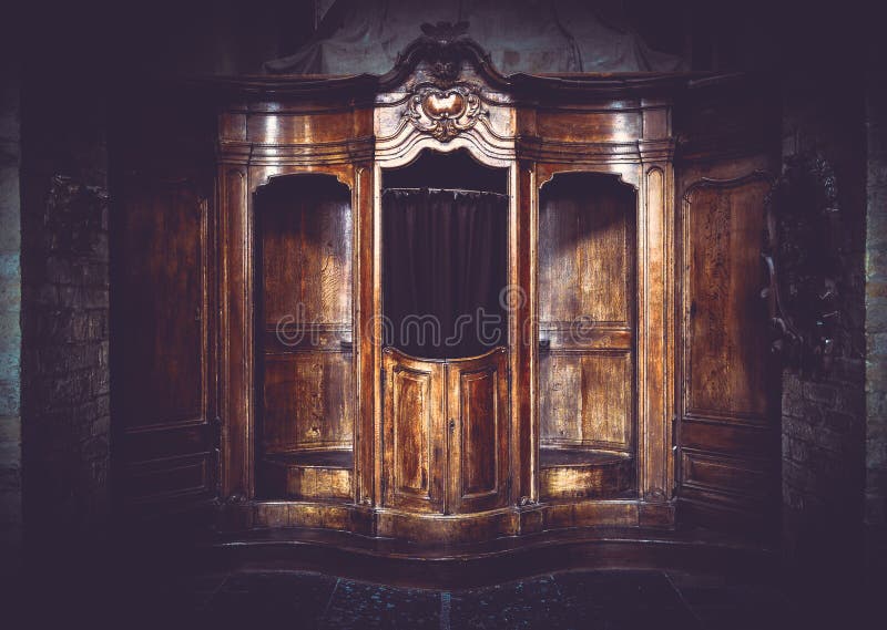 Vieille cabine de meubles de vintage dans le style filtré artistique image stock Vieille cabine de meubles de vintage dans le style filtré artistique image stock