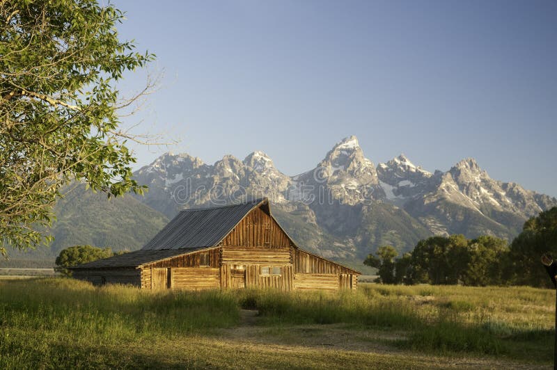 Vieille grange mormone au Wyoming près des tetons images libres de droits Vieille grange mormone au Wyoming près des tetons images libres de droits