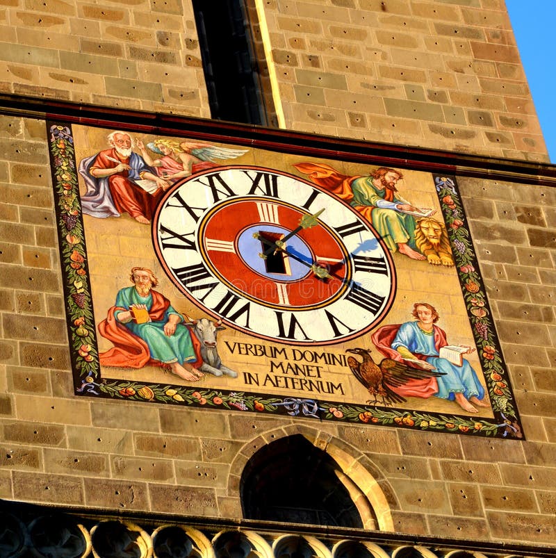 Vieille horloge de l'église noire médiévale en Brasov, Kronstadt, la Transylvanie, Roumanie photos libres de droits Vieille horloge de l'église noire médiévale en Brasov, Kronstadt, la Transylvanie, Roumanie photos libres de droits