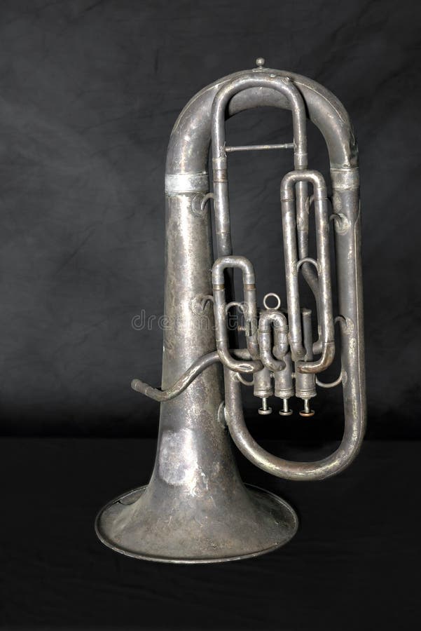 Vieille rétro fanfare Tuba Musical Instrument de vintage