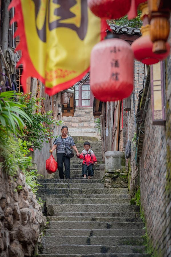 Vieille ville chinoise de zhenyuan. Voici l'ancienne vue sur la rue de l'allée à zhenyuan guizhou
