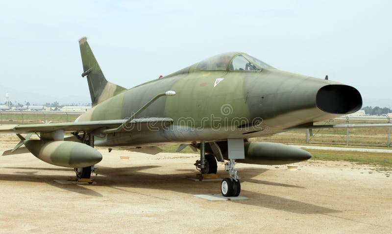 Viejo avión de combate imagenes de archivo
