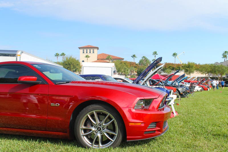 Viejo Ford Cars fotografía editorial. Imagen de torrente 34560857