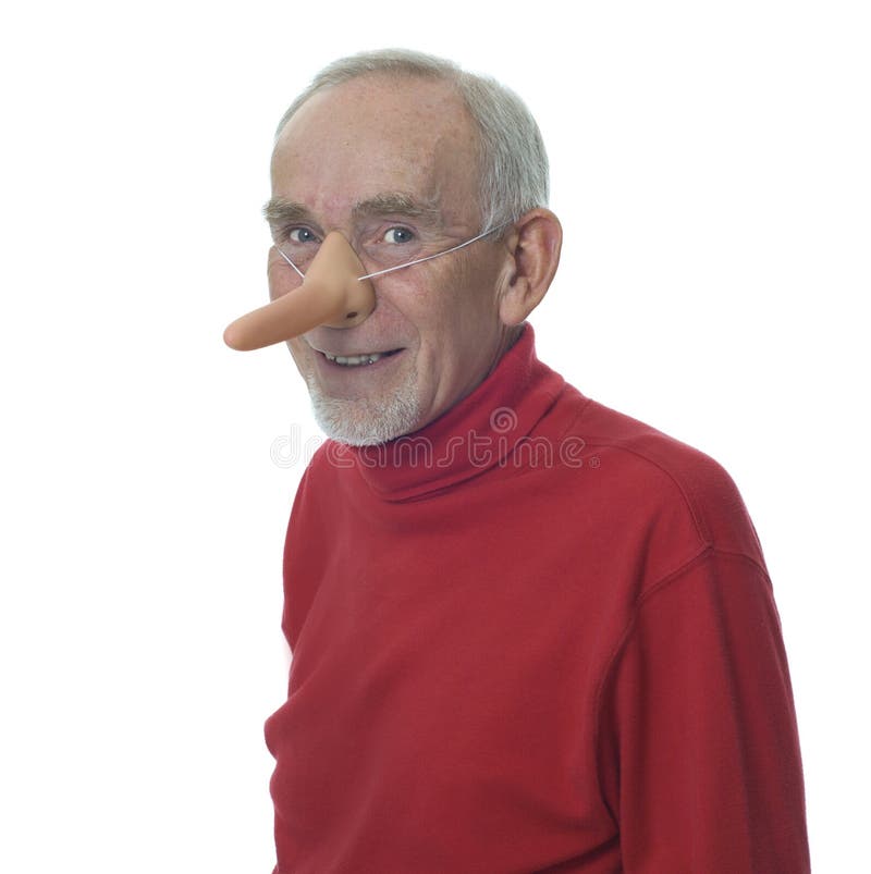 Viejo hombre con la nariz falsa larga