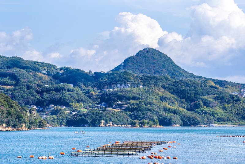 Viele kleinen Inseln über dem blauen Ozean am sonnigen Tag, berühmte Inseln Kujukushima99 perlen Seebadkleine insel in Sasebo Sai stockfoto Viele kleinen Inseln über dem blauen Ozean am sonnigen Tag, berühmte Inseln Kujukushima99 perlen Seebadkleine insel in Sasebo Sai stockfoto