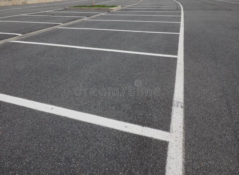 viele Parkplätze lizenzfreies stockfoto viele Parkplätze lizenzfreies stockfoto