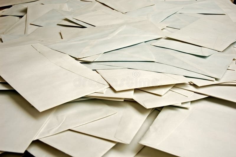 Viele Umschläge lizenzfreie stockfotografie Viele Umschläge lizenzfreie stockfotografie