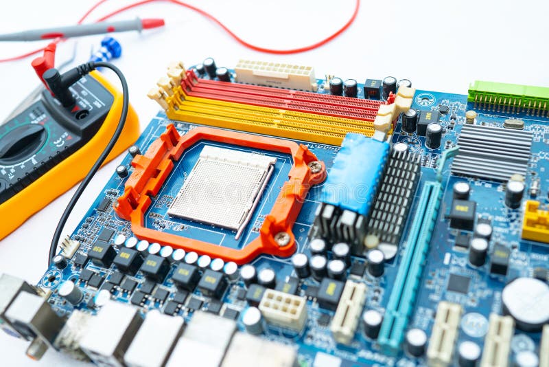 Vielfachmessgerät mit Hauptausschuss, Wartung, Hardware reparieren und überprüfen.