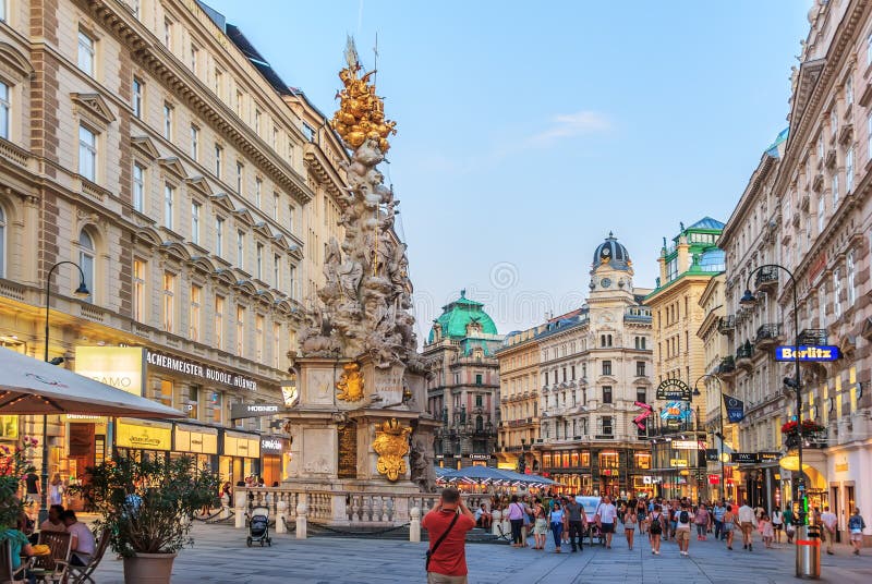 Vienna, Austria - 19 agosto 2018: Graben, una via famosa in a