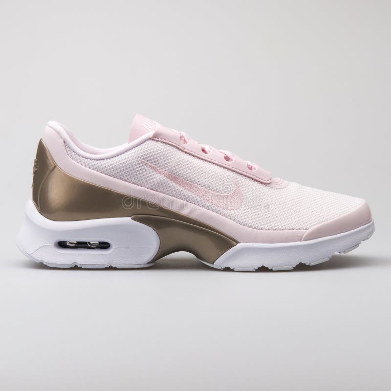 doloroso asesinato Incentivo Nike Air Max Sequent 2 Pink Sneaker Editorial Photo - Image of laces,  sneaker: 145770991