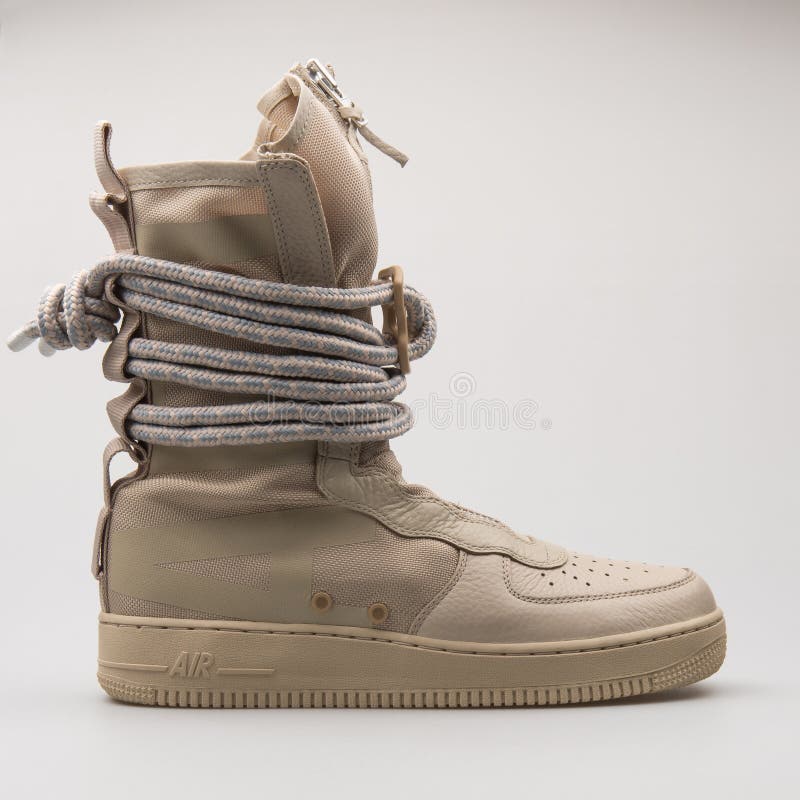 Zending Egoïsme grootmoeder Nike SF Air Force 1 High Beige Sneaker Editorial Stock Image - Image of  object, shoes: 179400289
