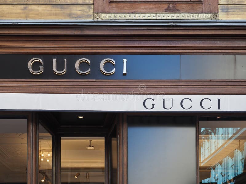 Gucci Shopfront Sign in Vienna Editorial Photo - Image of europe, shop ...