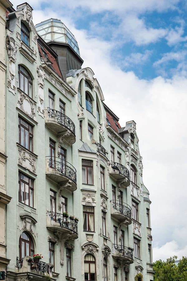 VIENNA, AUSTRIA/EUROPE - SEPTEMBER 22 : Baroque building in Vienna on September 22, 2014 stock image VIENNA, AUSTRIA/EUROPE - SEPTEMBER 22 : Baroque building in Vienna on September 22, 2014 stock image