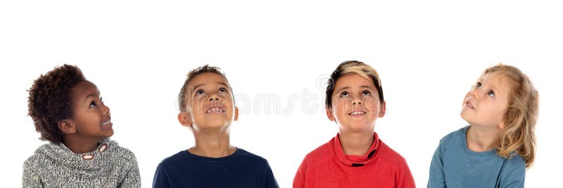 Vier gelukkige kinderen die omhoog kijken royalty-vrije stock foto Vier gelukkige kinderen die omhoog kijken royalty-vrije stock foto