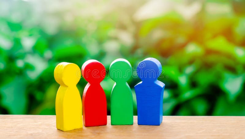 Vier kleurrijke cijfers van mensen het spreken Internationale samenwerking, gezamenlijk project Het concept samenwerking en weder stock foto's Vier kleurrijke cijfers van mensen het spreken Internationale samenwerking, gezamenlijk project Het concept samenwerking en weder stock foto's