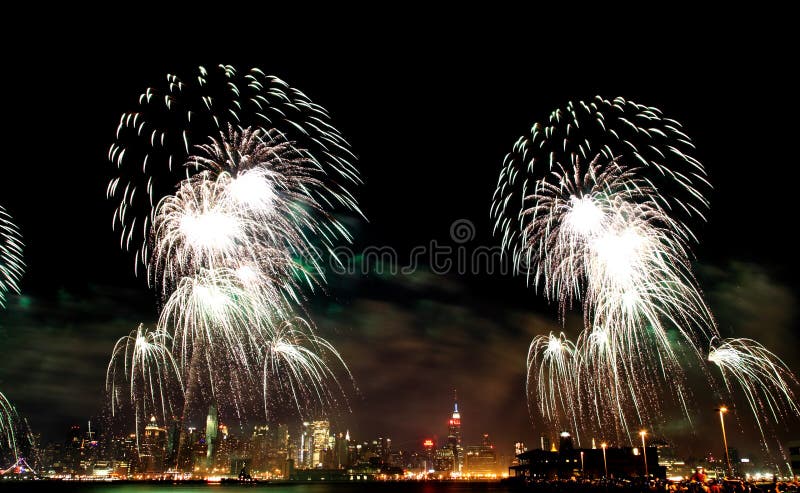 Vierde van Macy van het vuurwerk van Juli stock foto Vierde van Macy van het vuurwerk van Juli stock foto
