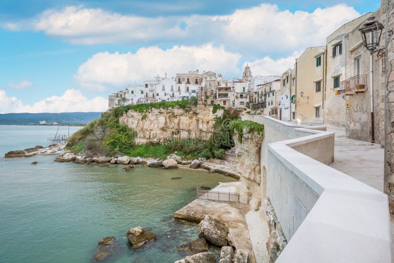Cercanamente Cereal Fusión Vieste, La Perla Famosa Del ` Del ` De Gargano En La Provincia De Foggia, Puglia, Italia Meridional Foto editorial - Imagen de costa, edificio: 103961336 Cercanamente Cereal Fusión Vieste, La Perla Famosa Del ` Del ` De Gargano En La Provincia De Foggia, Puglia, Italia Meridional Foto editorial - Imagen de costa, edificio: 103961336