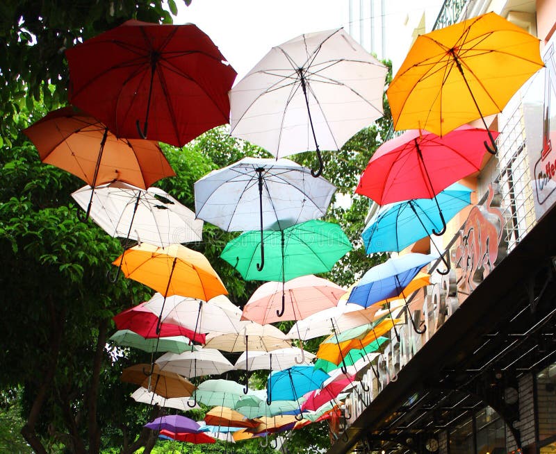 vietnam Ho Chi Minh Rue avec des parapluies photographie stock vietnam Ho Chi Minh Rue avec des parapluies photographie stock