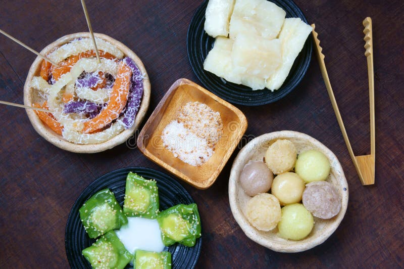 Vietnamese street food, sweet cake