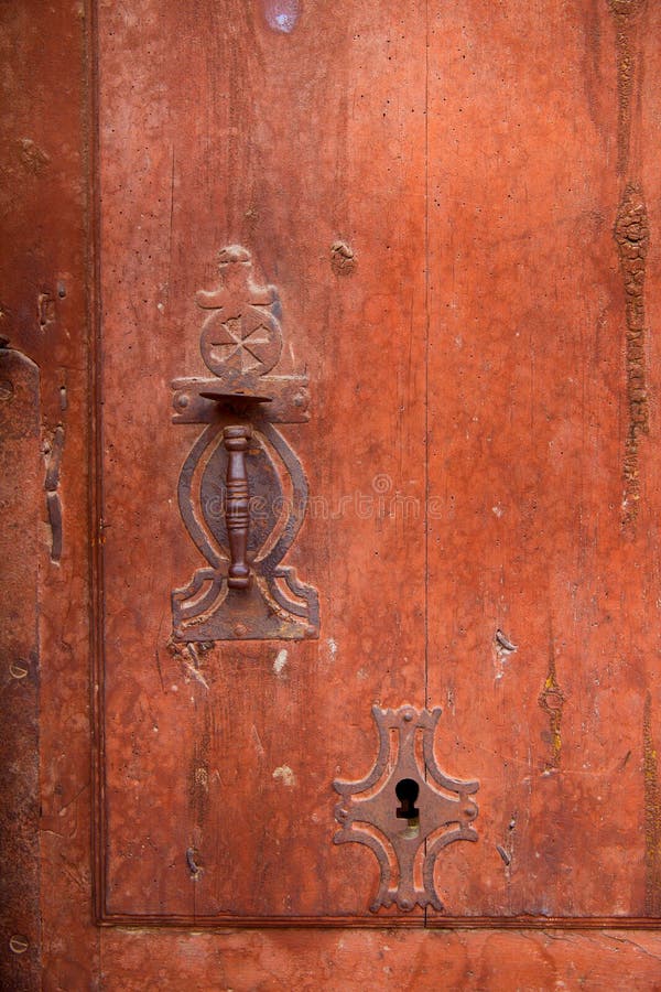 Vieux bouton de porte de vintage et trou de la serrure âgés photo libre de droits Vieux bouton de porte de vintage et trou de la serrure âgés photo libre de droits