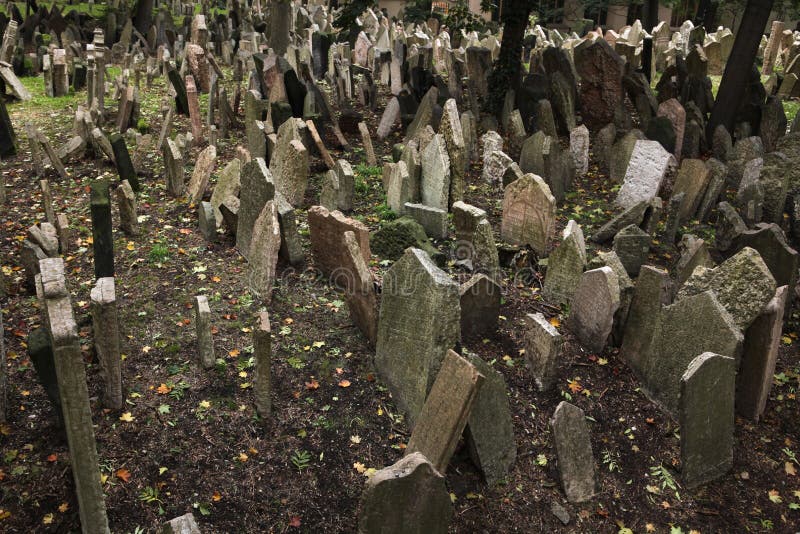 Vieux cimetière juif à Prague, République Tchèque image stock Vieux cimetière juif à Prague, République Tchèque image stock
