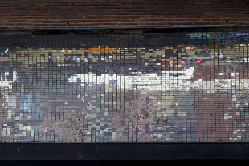 Vieux fond carré coloré abstrait de mosaïque de pixel sur le streptocoque de mur photographie stock libre de droits Vieux fond carré coloré abstrait de mosaïque de pixel sur le streptocoque de mur photographie stock libre de droits