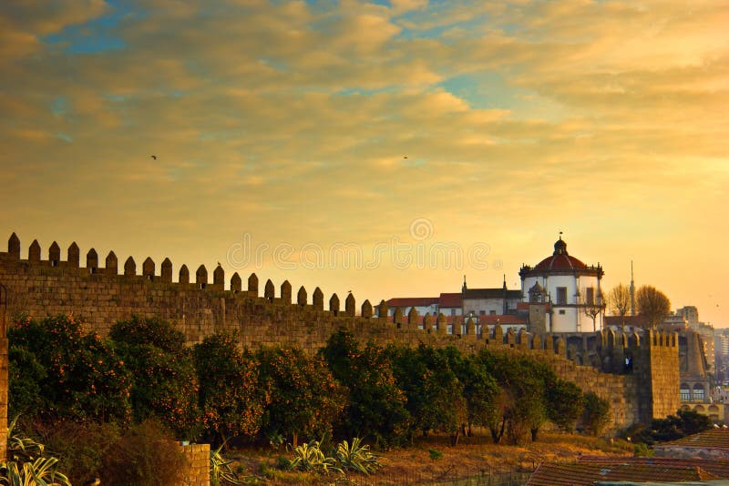 Vieux mur de ville de Porto, Portugal photo libre de droits Vieux mur de ville de Porto, Portugal photo libre de droits