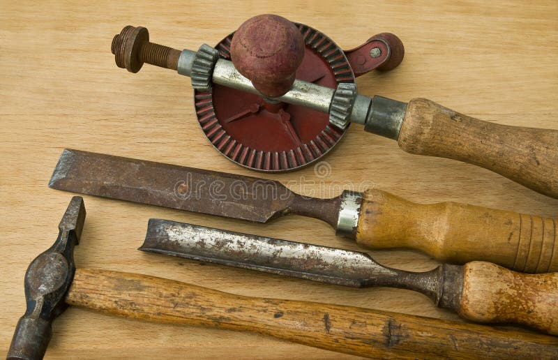 Vieux outils de boisage et de menuiserie.