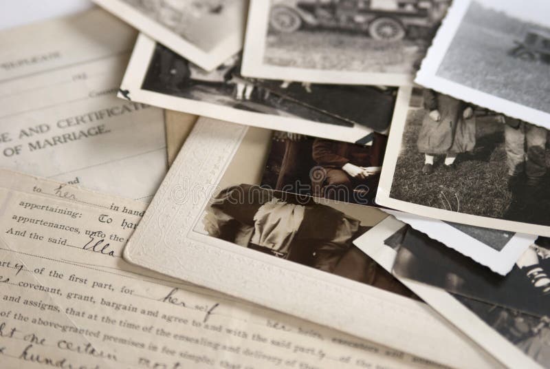 Vieux photographies et documents images stock Vieux photographies et documents images stock