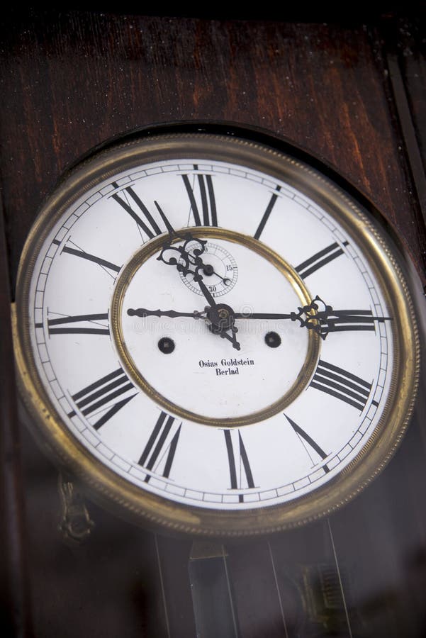 Vieux visage d'horloge - vintage photographie stock libre de droits Vieux visage d'horloge - vintage photographie stock libre de droits