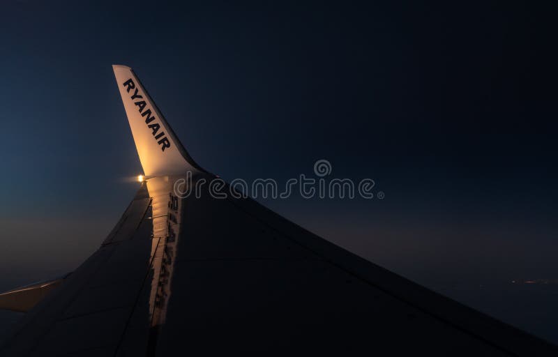 129 Boeing 737 800 Winglets Stock Photos - Free & Royalty-Free Stock ...