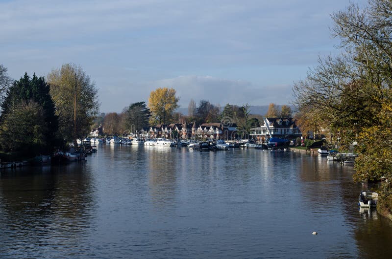 River Thames at Bourne End, Buckinghamshire Editorial Photography ...