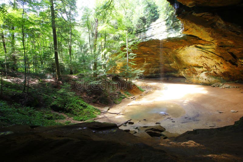 View of Ash Cave in Summer, Hocking Hills State Park, Ohio Stock Photo