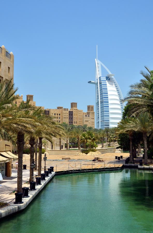 The view on beautiful well-known Burj-al-Arab hotel building from Madinat Jumeirah mall stock photography The view on beautiful well-known Burj-al-Arab hotel building from Madinat Jumeirah mall stock photography