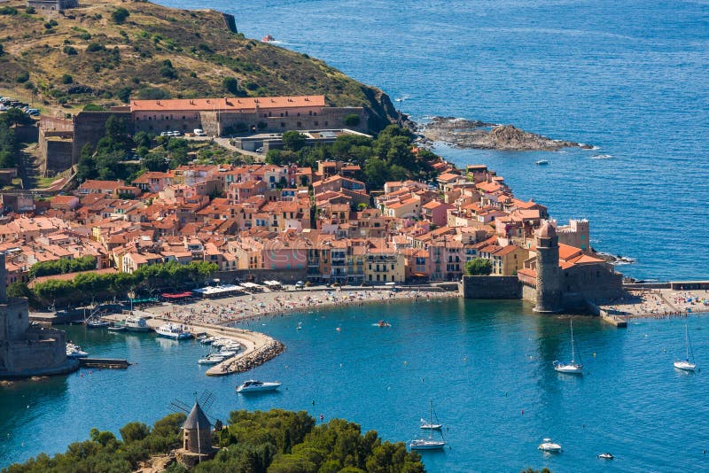 View of Collioure, Languedoc-Roussillon, France, French Catalan Coast ...
