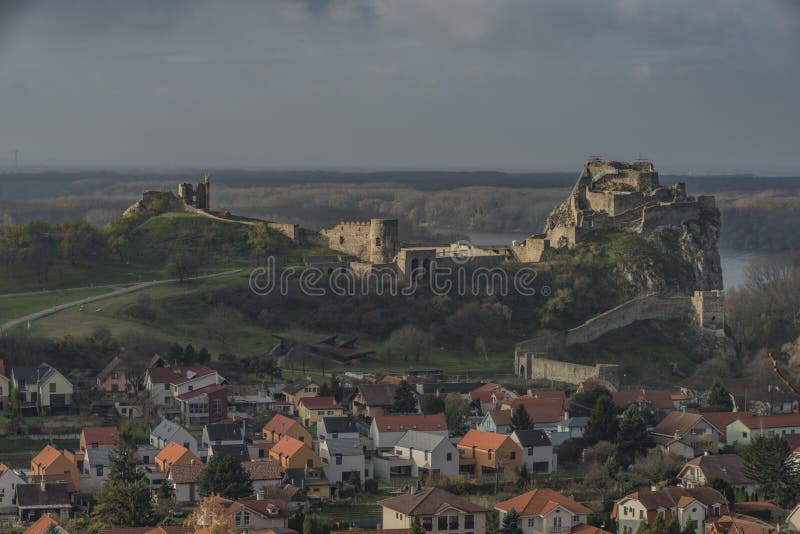 Výhľad na Devín a hrad