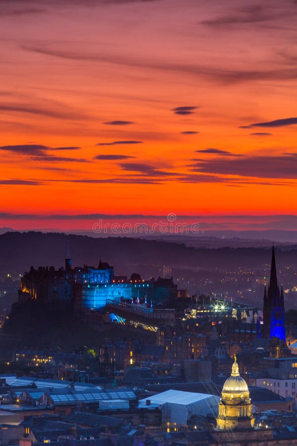 View of Edinburgh city with beautiful orange sunset sky stock photography View of Edinburgh city with beautiful orange sunset sky stock photography