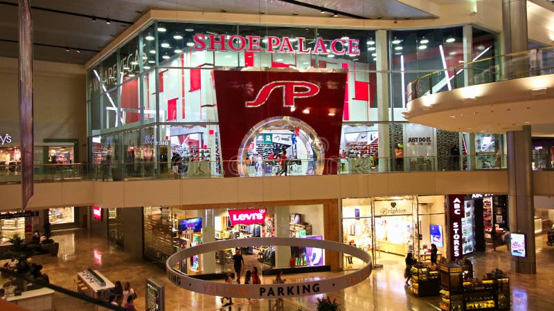 View of Fashion Show Mall in Las Vegas. Editorial Photography - Image of  center, entertainment: 151498852