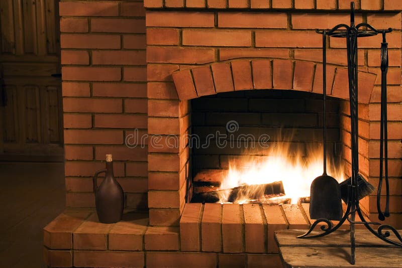 Sobre el chimenea.