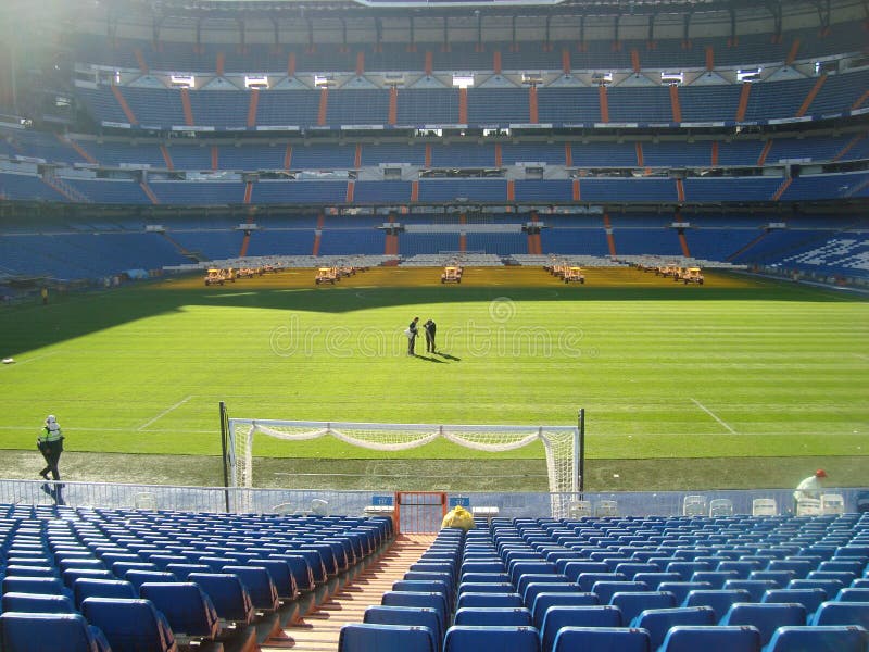 Soccer - UEFA Champions League - Group E - Real Madrid v Steaua Bucuresti -  Santiago Bernabeu Stock Photo - Alamy