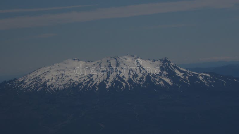 Mount Ruapehu in flight royalty free stock photos