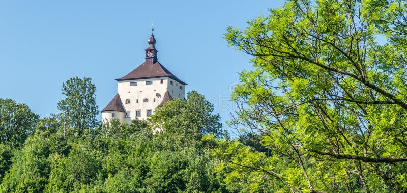 Pohľad na Nový zámok v Banskej Štiavnici