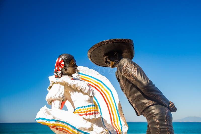 View of the ocean and dancing statue in Centro Puerto Vallarta, Jalisco, Mexico.