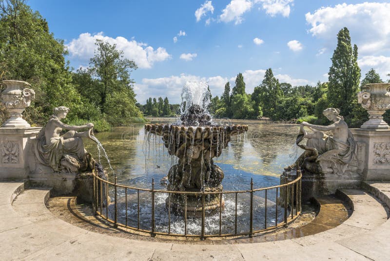 De viejo piedra Agua en, londres, reino unido.