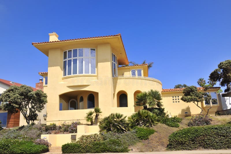 View over a nice and expensive mansion on Sunset Boulevard