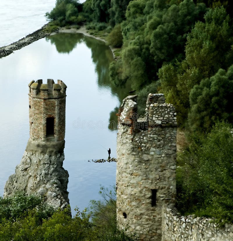 Pohled na část hradu Děvín